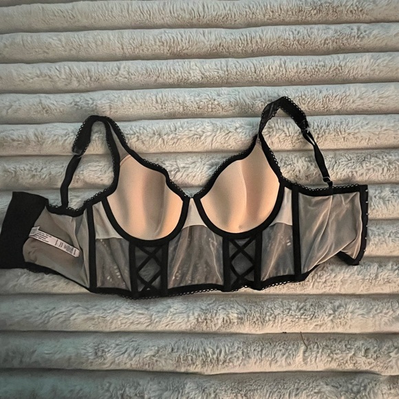 **BRAND NEW NEVER USED** black corset style bra - Picture 3 of 4